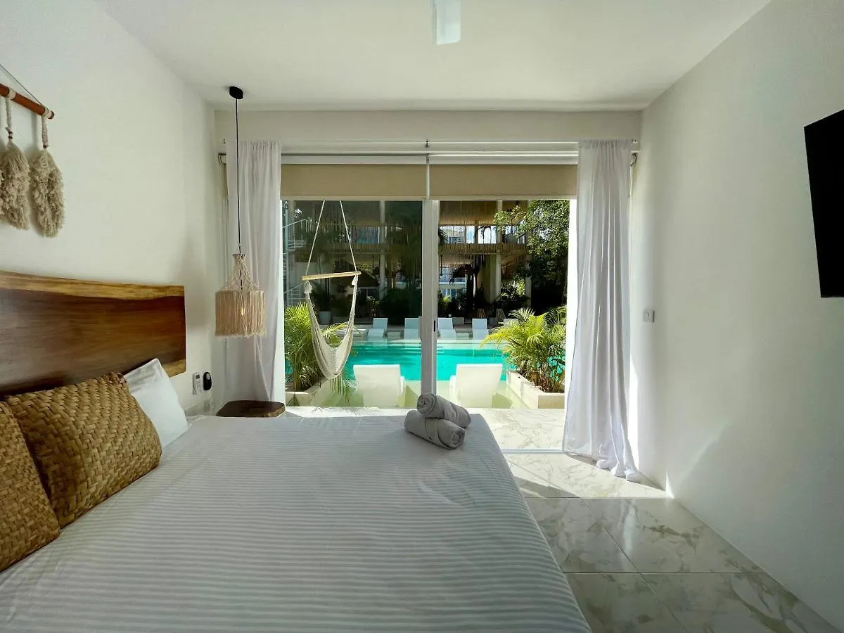 Beautiful Swim-Up Studio With Private Terrace, Pool And Jungle Gym Tulum Apartment